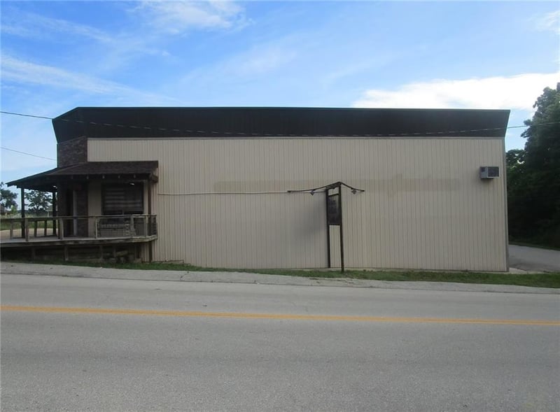 105 Walnut St, Houston, MO 65483