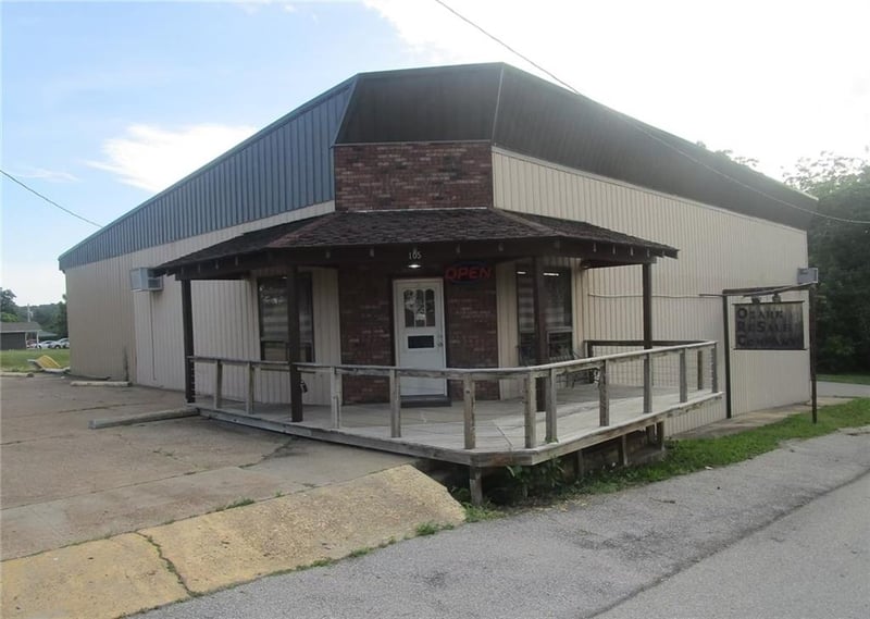 105 Walnut St, Houston, MO 65483