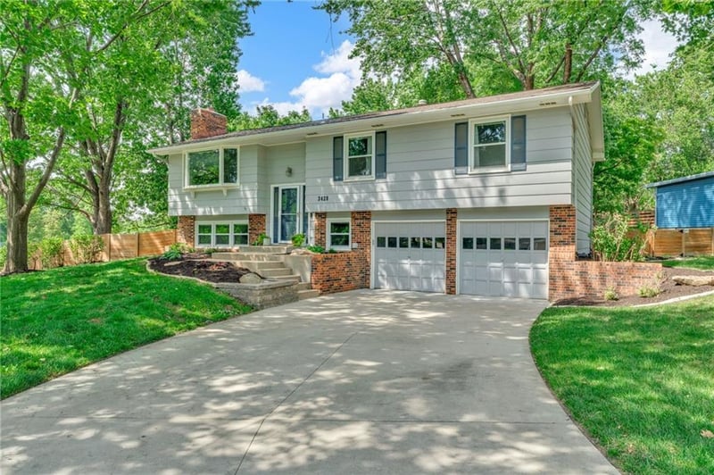 3428 Trail Rd, Lawrence, KS 66049