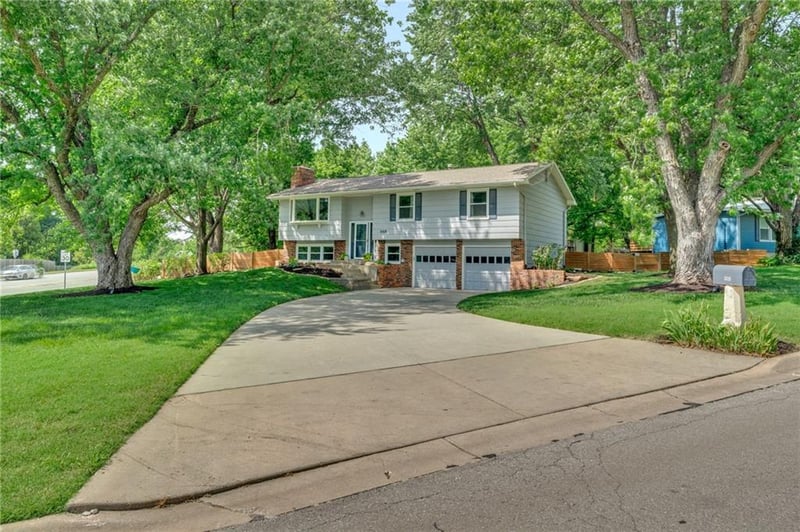 3428 Trail Rd, Lawrence, KS 66049