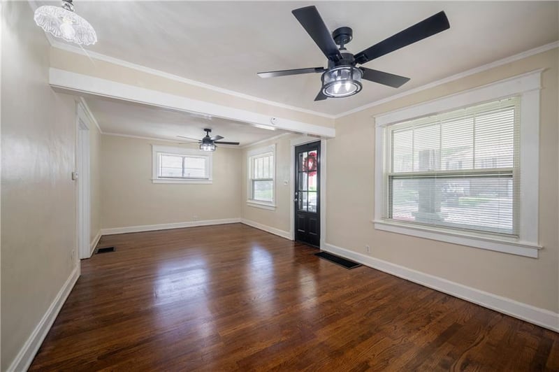1242 Hardy St, Independence, MO 64052