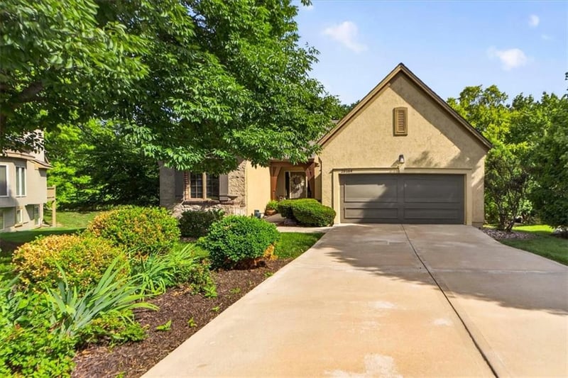 26164 109th St, Olathe, KS 66061