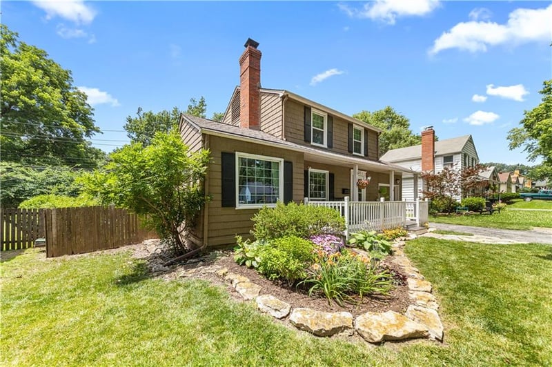 7632 Oak St, Kansas City, MO 64114
