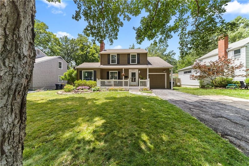 7632 Oak St, Kansas City, MO 64114