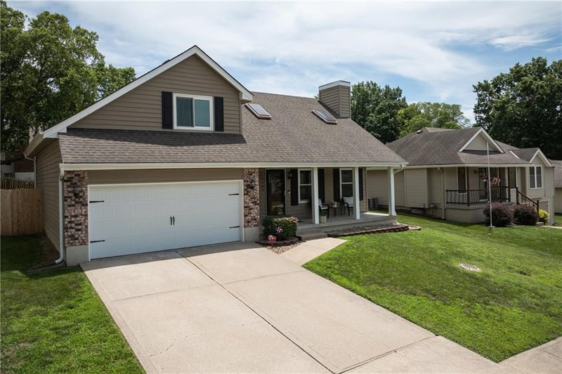 3700 SW 11th St, Blue Springs, MO 64015