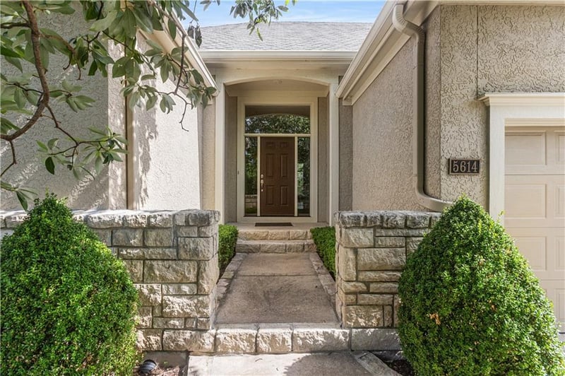5614 131st Ter, Leawood, KS 66209
