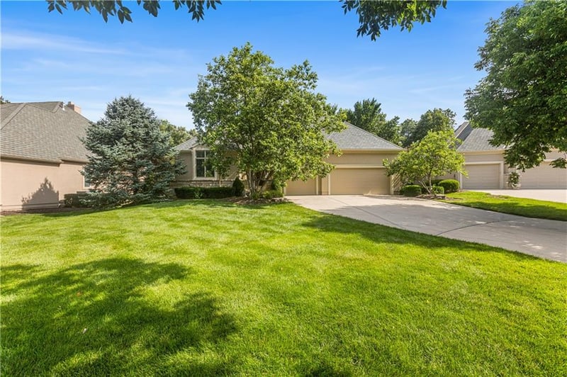 5614 131st Ter, Leawood, KS 66209
