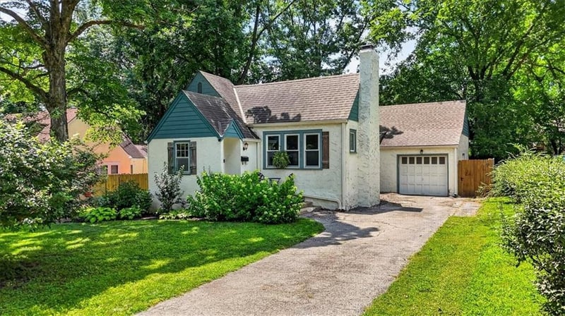 5718 Maple St, Mission, KS 66202