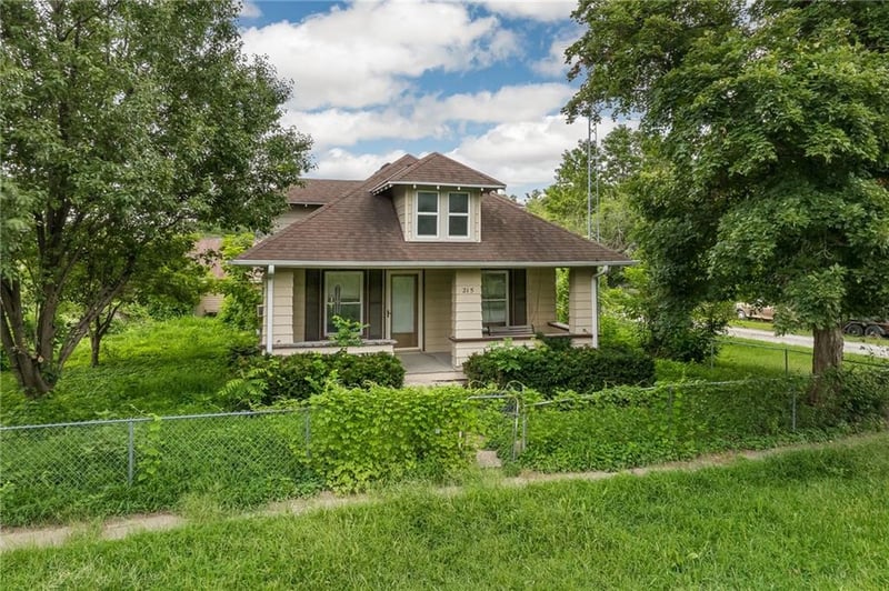 215 Lee St, Craig, MO 64437