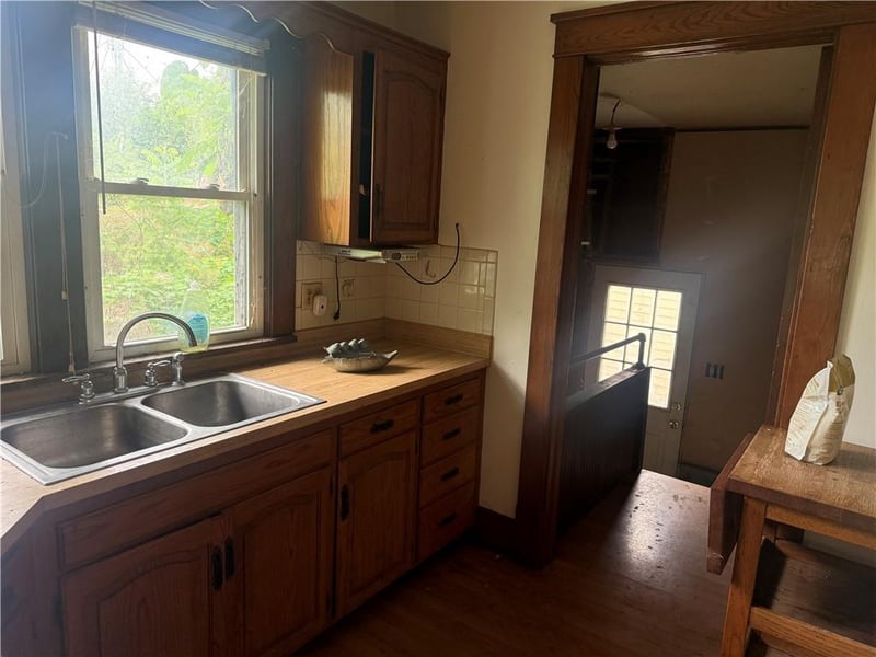 215 Lee St, Craig, MO 64437