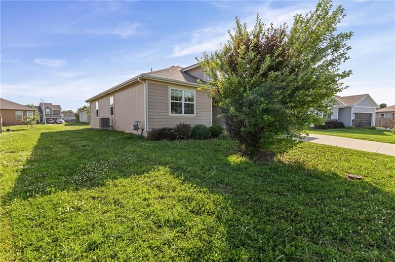 17168 Pratt St, Gardner, KS 66030