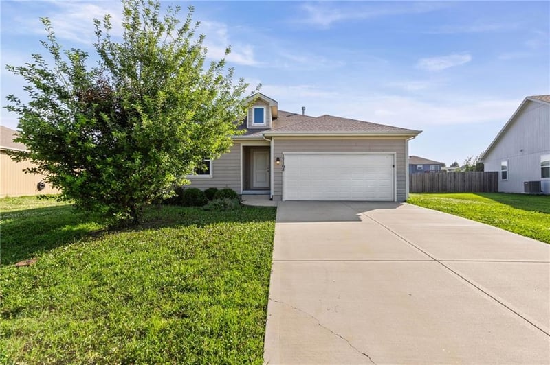 17168 Pratt St, Gardner, KS 66030