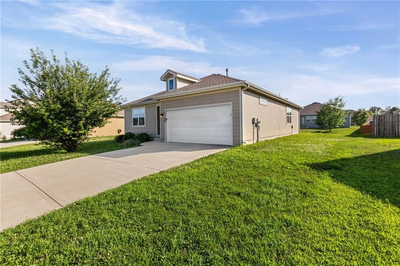 17168 Pratt St, Gardner, KS 66030