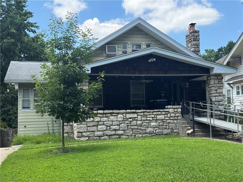 3320 Coleman Rd, Kansas City, MO 64111