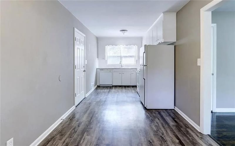10109 Hillcrest Rd, Kansas City, MO 64134