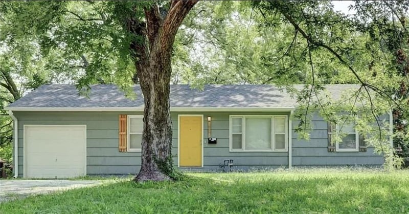10109 Hillcrest Rd, Kansas City, MO 64134