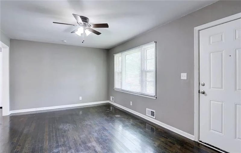 10109 Hillcrest Rd, Kansas City, MO 64134