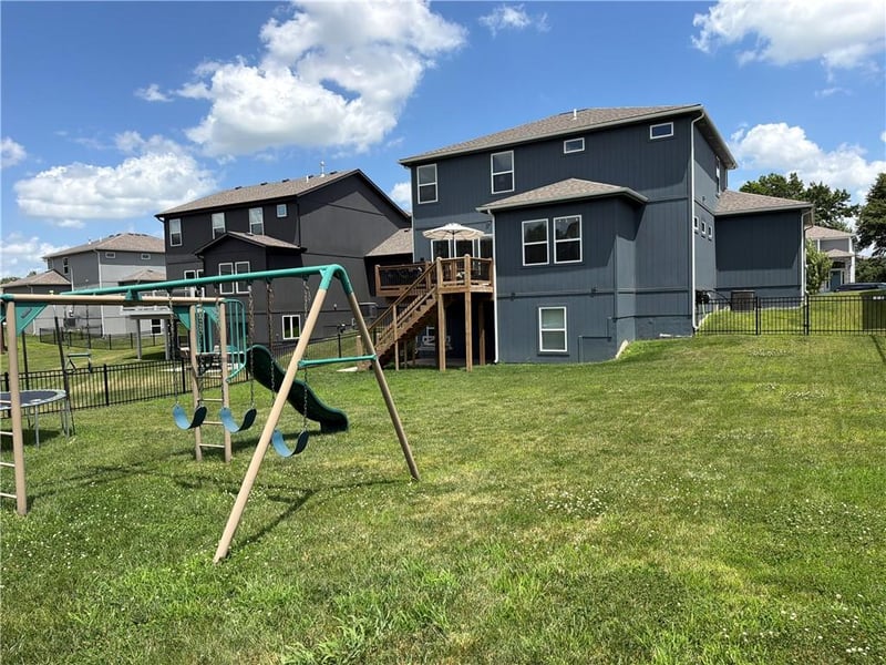 1242 Hillmann Ln, Warrensburg, MO 64093