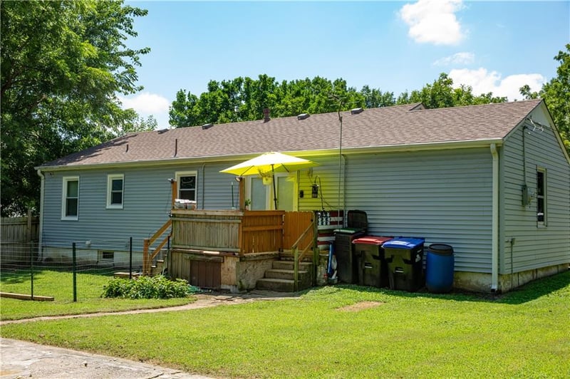 407 North St, Warrensburg, MO 64093