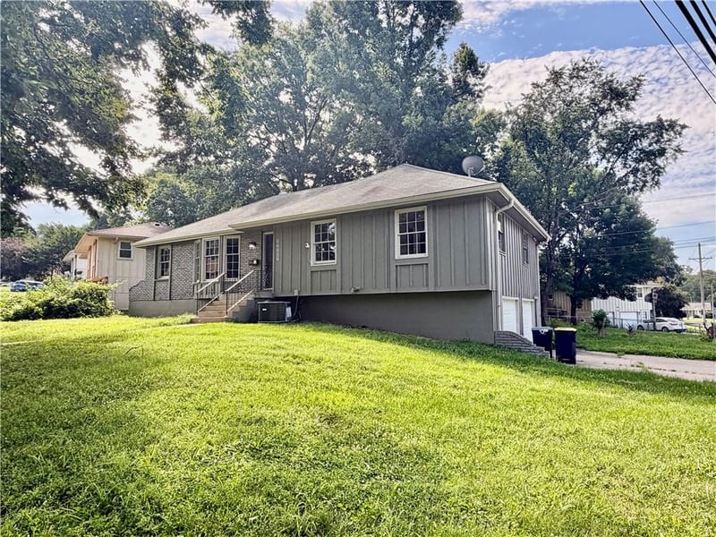 12001 57th St, Kansas City, MO 64133