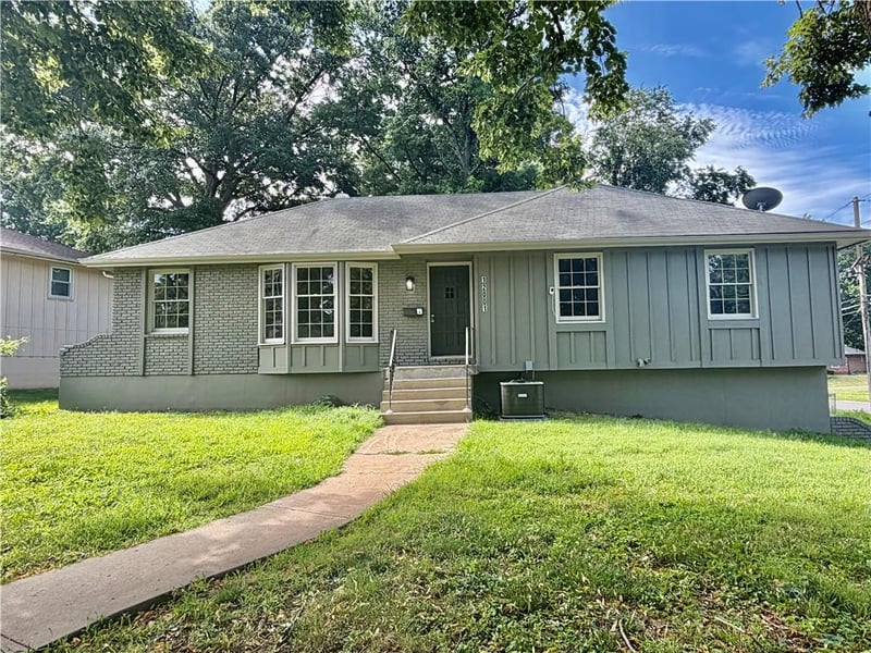 12001 57th St, Kansas City, MO 64133