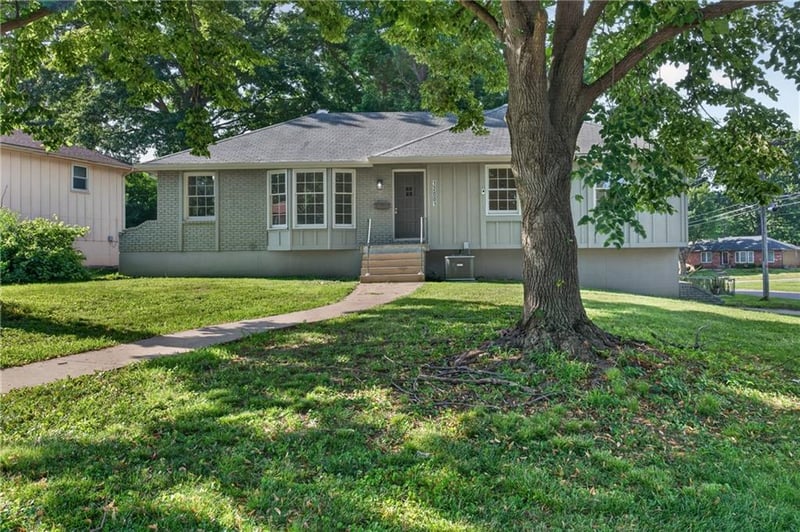 12001 57th St, Kansas City, MO 64133