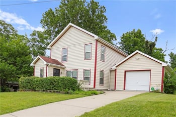 2005 E 34th St, Kansas City, MO 64109
