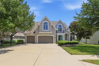 10301 N Brooklyn Ave, Kansas City, MO 64155