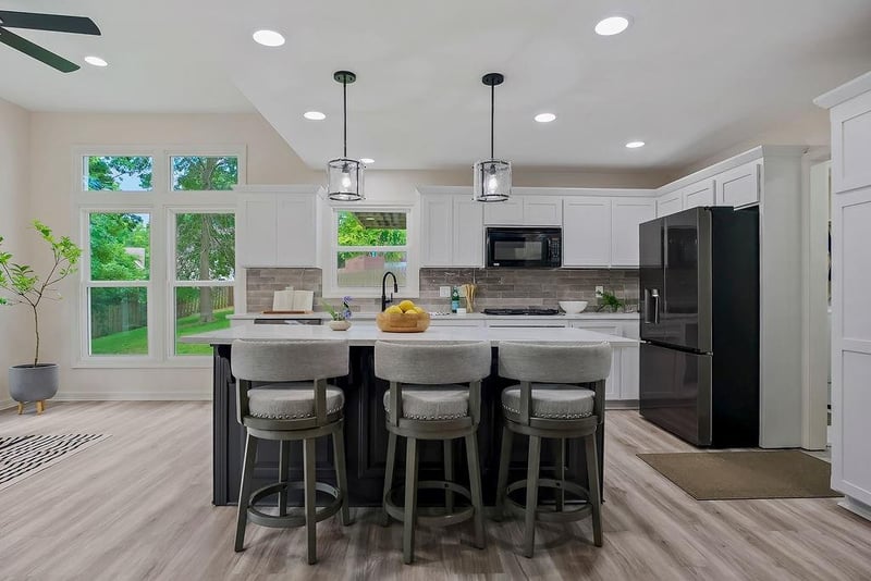 2404 Clear Creek Ct, Blue Springs, MO 64015