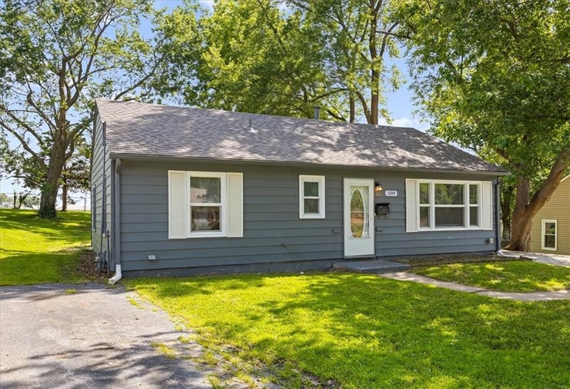 509 66th Ter, Kansas City, MO 64118