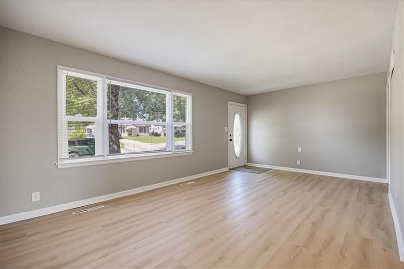 509 66th Ter, Kansas City, MO 64118