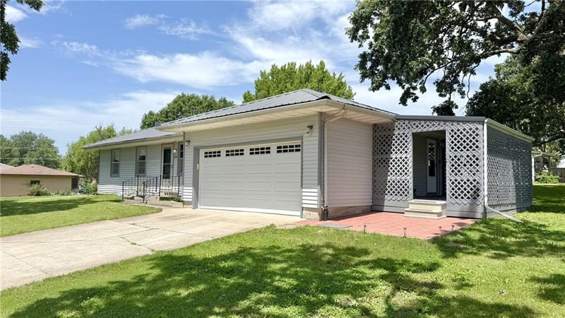 1207 Scott St, Trenton, MO 64683