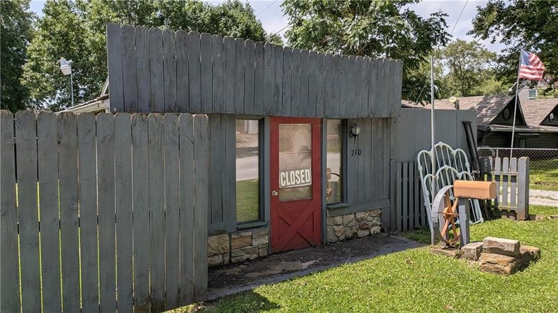 710 Locust St, Pleasant Hill, MO 64080
