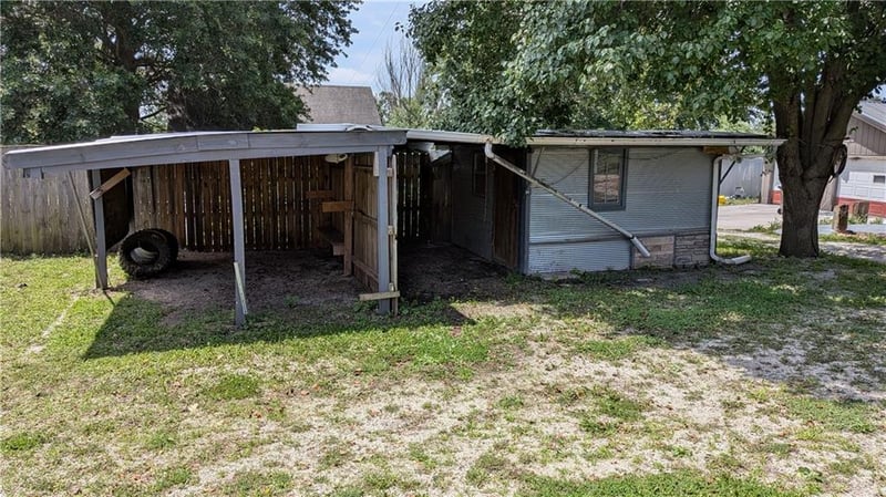 710 Locust St, Pleasant Hill, MO 64080
