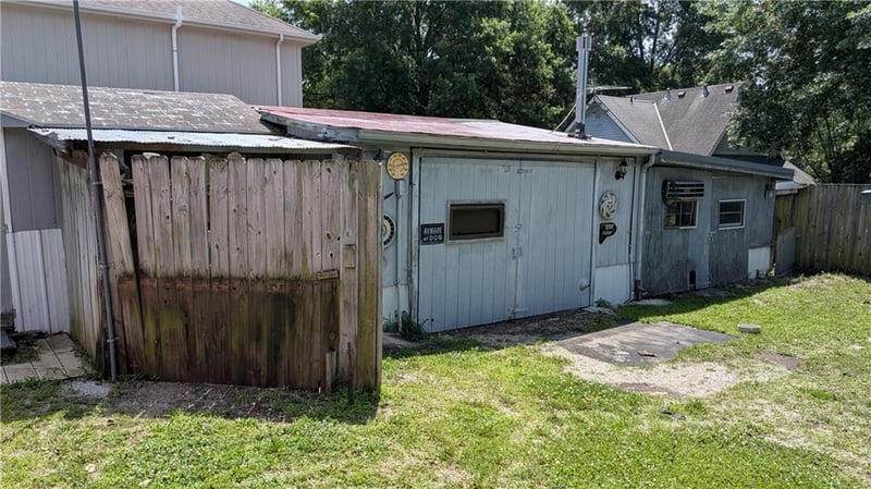 710 Locust St, Pleasant Hill, MO 64080