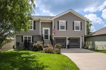 6814 N Pontiac Ave, Kansas City, MO 64151