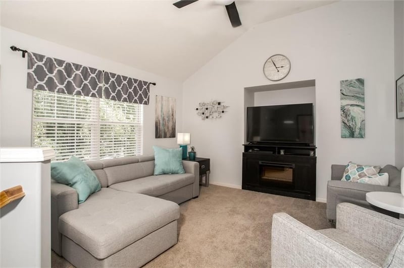 6814 Pontiac Ave, Kansas City, MO 64151