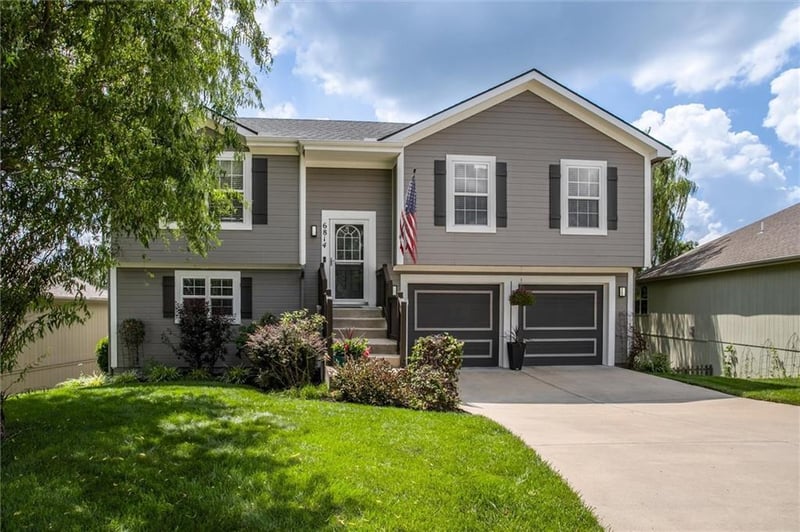 6814 Pontiac Ave, Kansas City, MO 64151