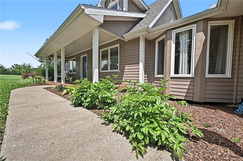 17503 Baxter Rd, Lawson, MO 64062