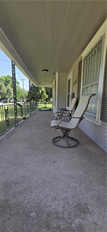 400 S Mount Carmel Rd, Frontenac, KS 66763