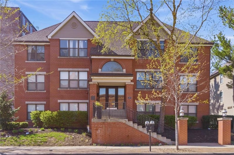 425 9th St #103, Kansas City, MO 64105