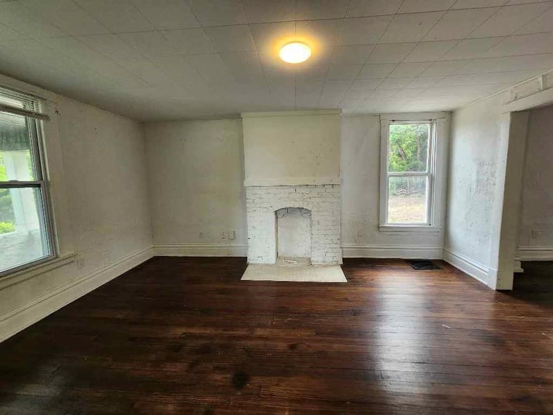 2920 Garfield Ave, Kansas City, MO 64109
