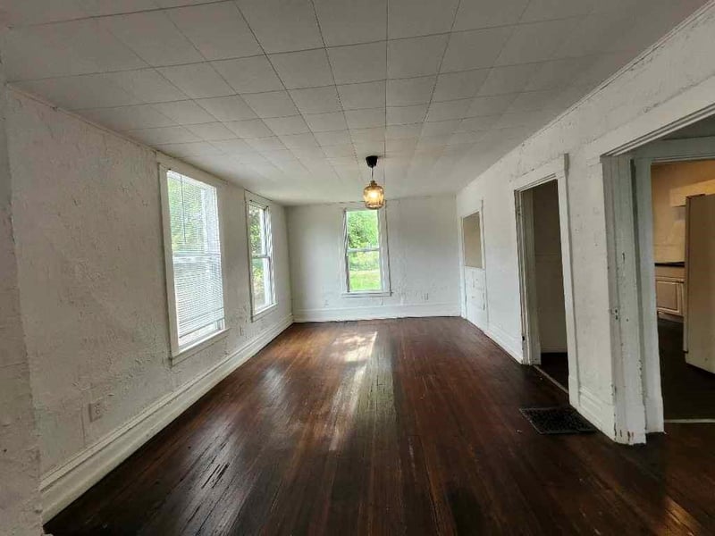 2920 Garfield Ave, Kansas City, MO 64109