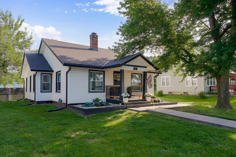 411 E Walnut St, Drexel, MO 64742
