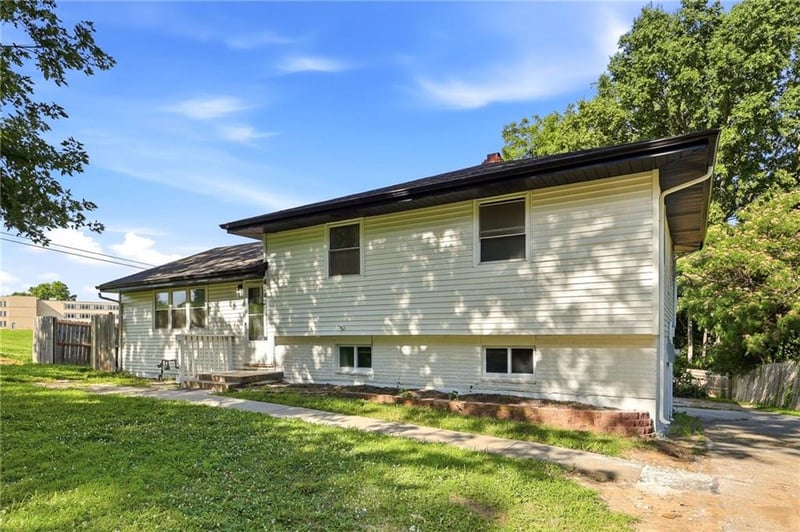 4142 Lister Ave, Kansas City, MO 64117