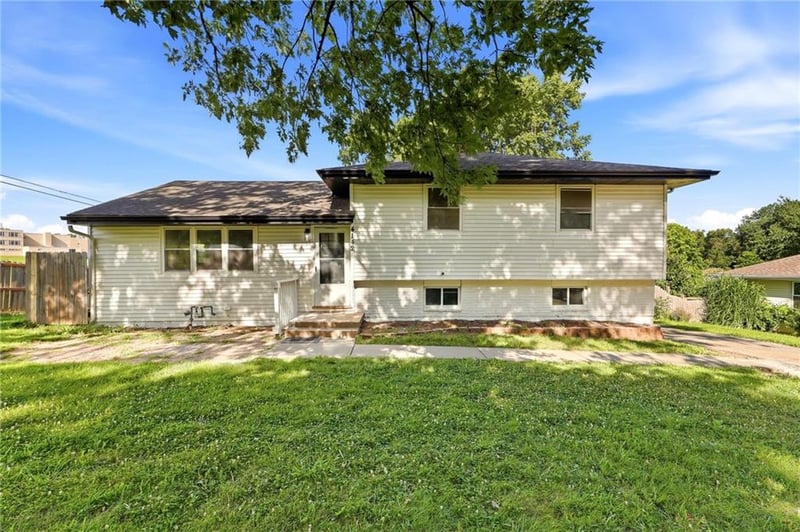 4142 Lister Ave, Kansas City, MO 64117