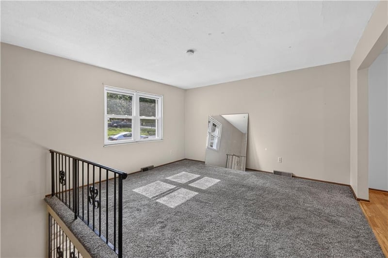 1021 Canterbury Rd, Blue Springs, MO 64015