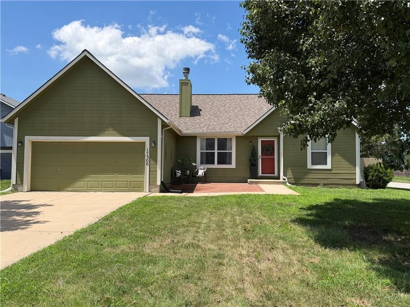 17300 Jennifer St, Gardner, KS 66030