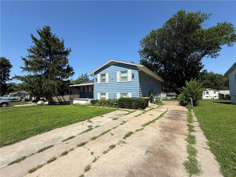 4214 Hardesty Ave, Kansas City, MO 64130