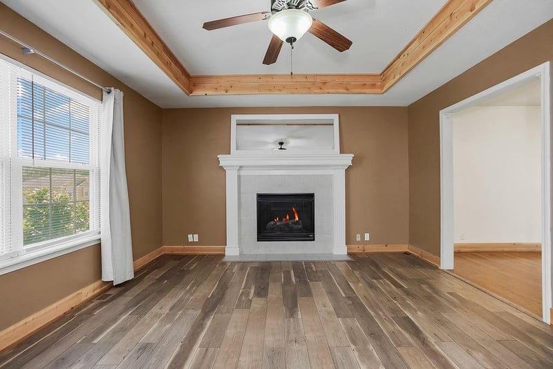 421 Golfview Dr, Pleasant Hill, MO 64080